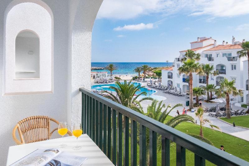 Select Appartement met Zijdelings Uitzicht op Zee